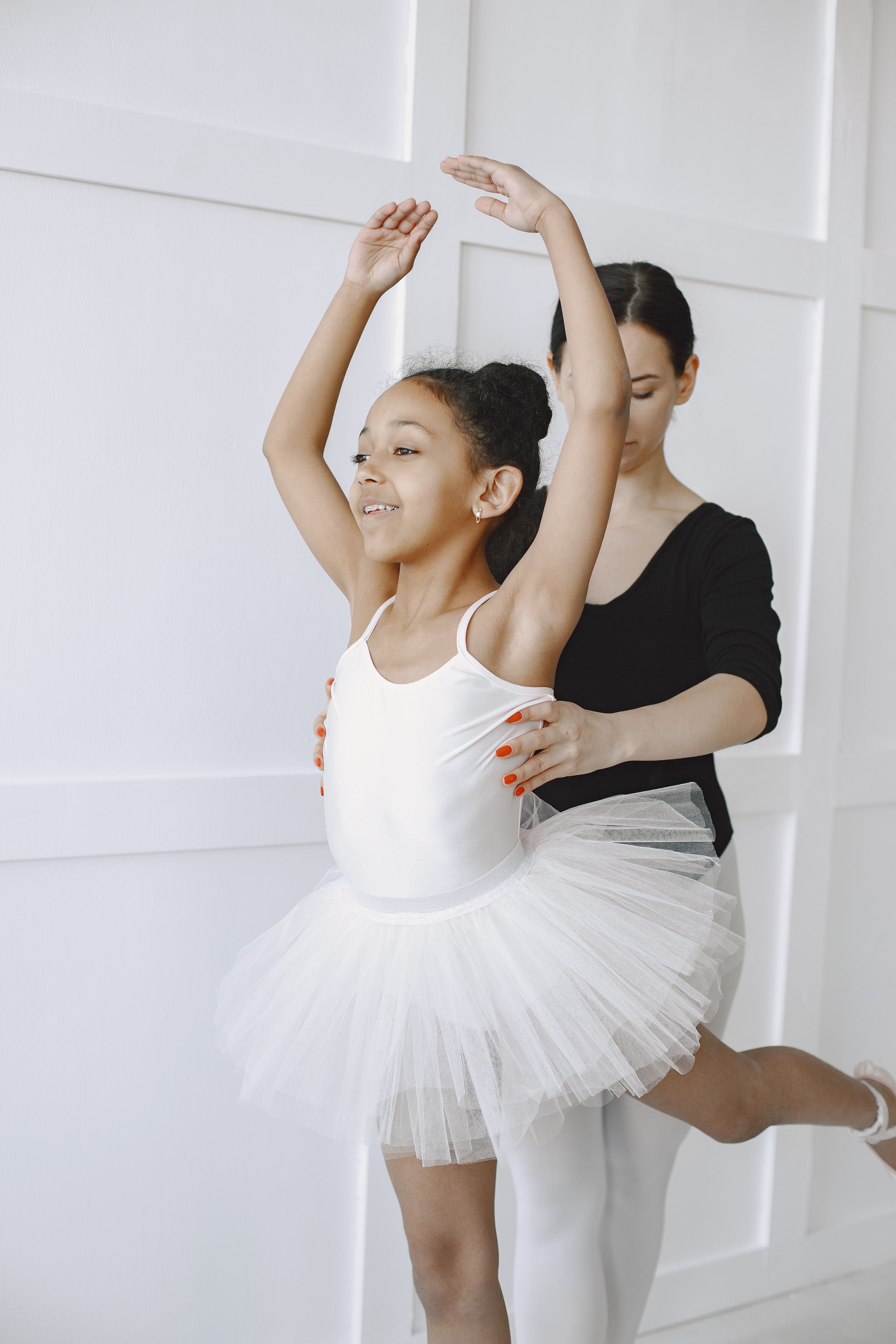 Children performing in Nuex Studio